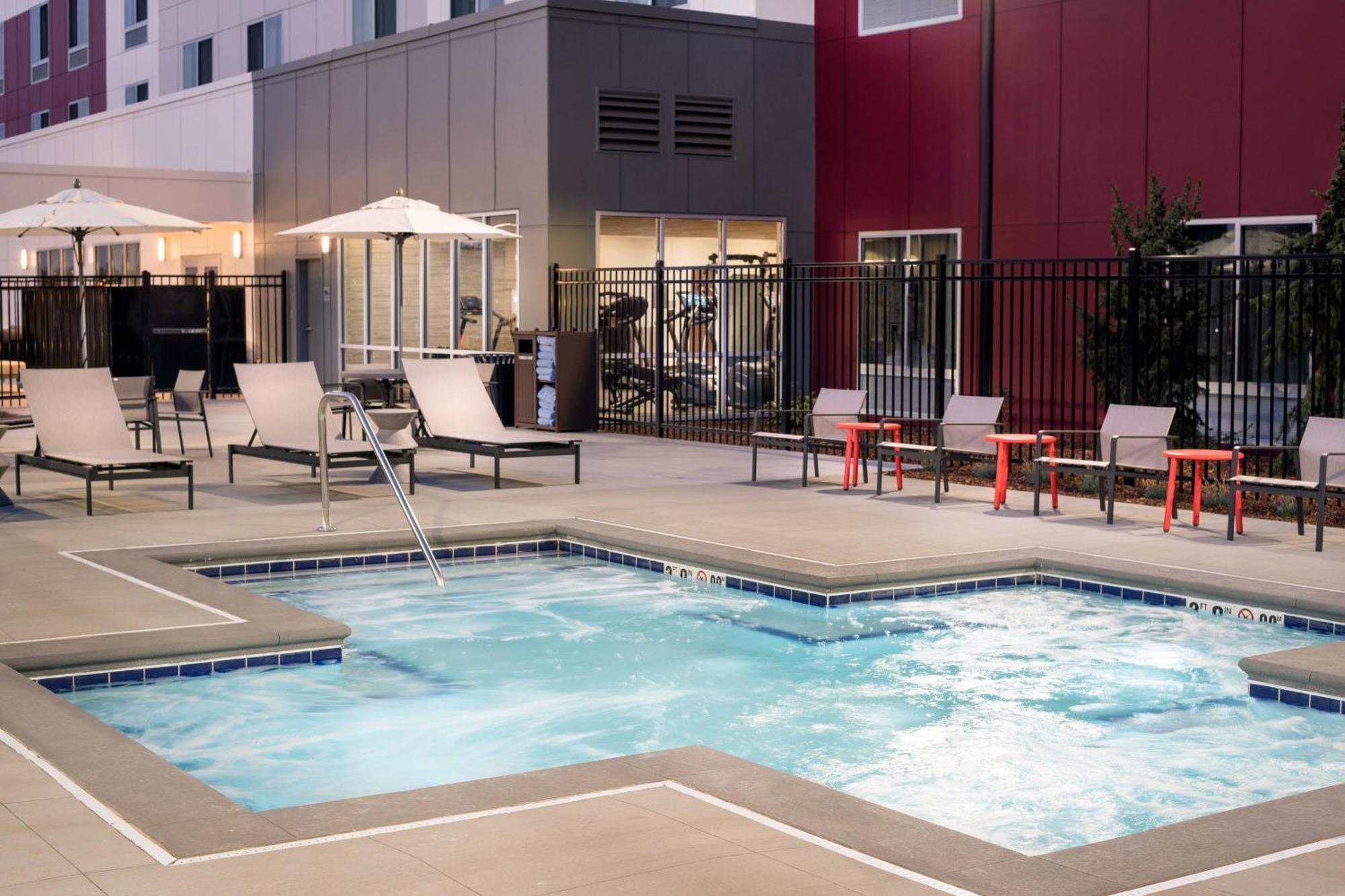 מלון Courtyard By Marriott פולמן מראה חיצוני תמונה